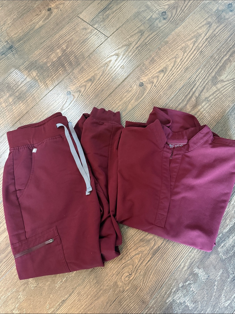 Figs XS Burgundy Women’s Zamora and Rafaela Set